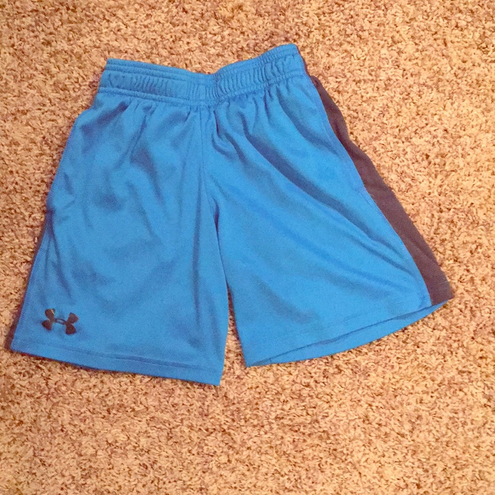 Boys Under Armour shorts ⚽️